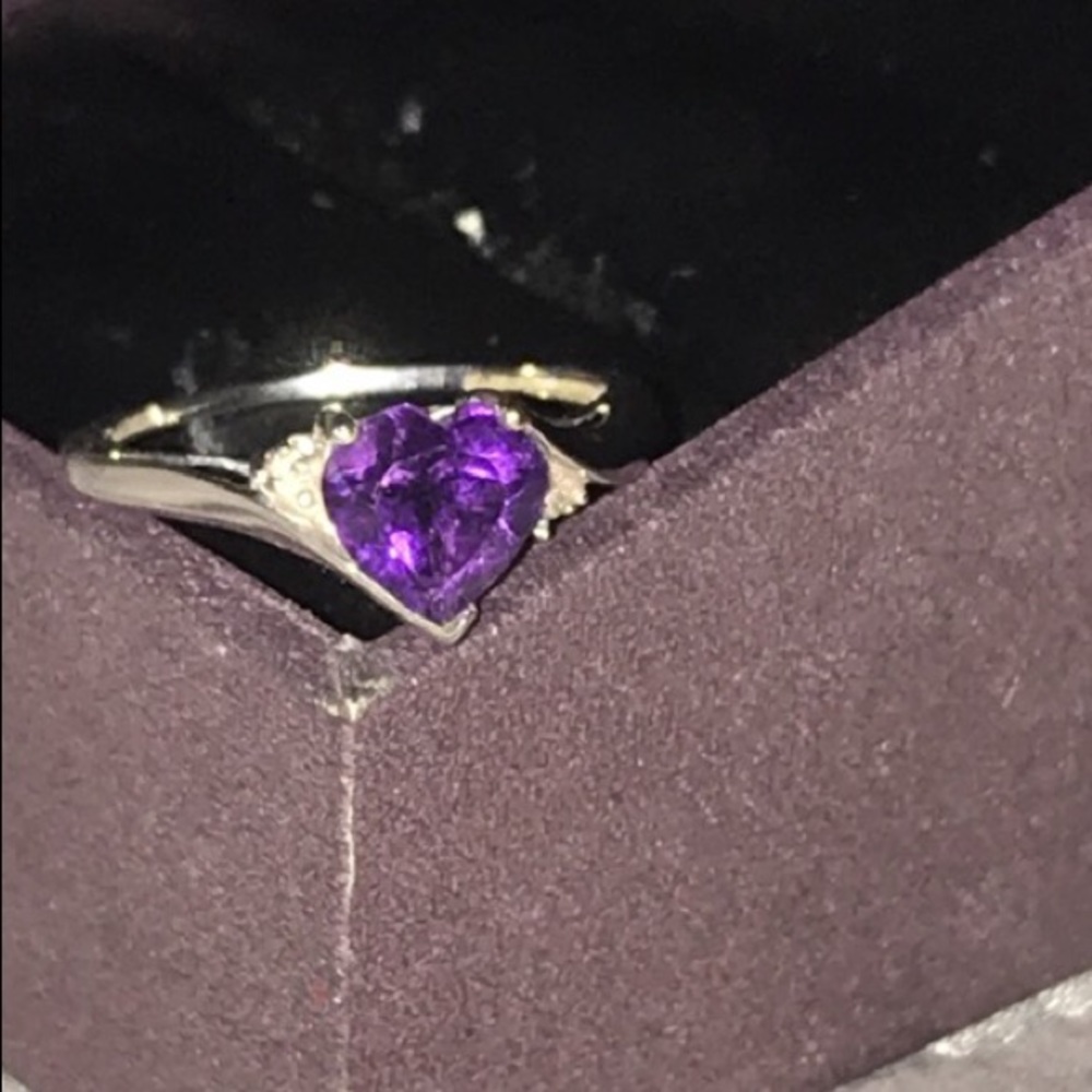 Ring - Picture 2 of 5